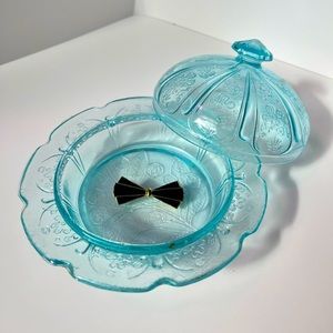 Vintage Art Deco Style Yellow Gold Tone Jet Black Enamled Pin Broach Jewelry